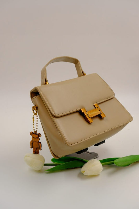 Sophisticated Ivory Handbag with Gold Accents